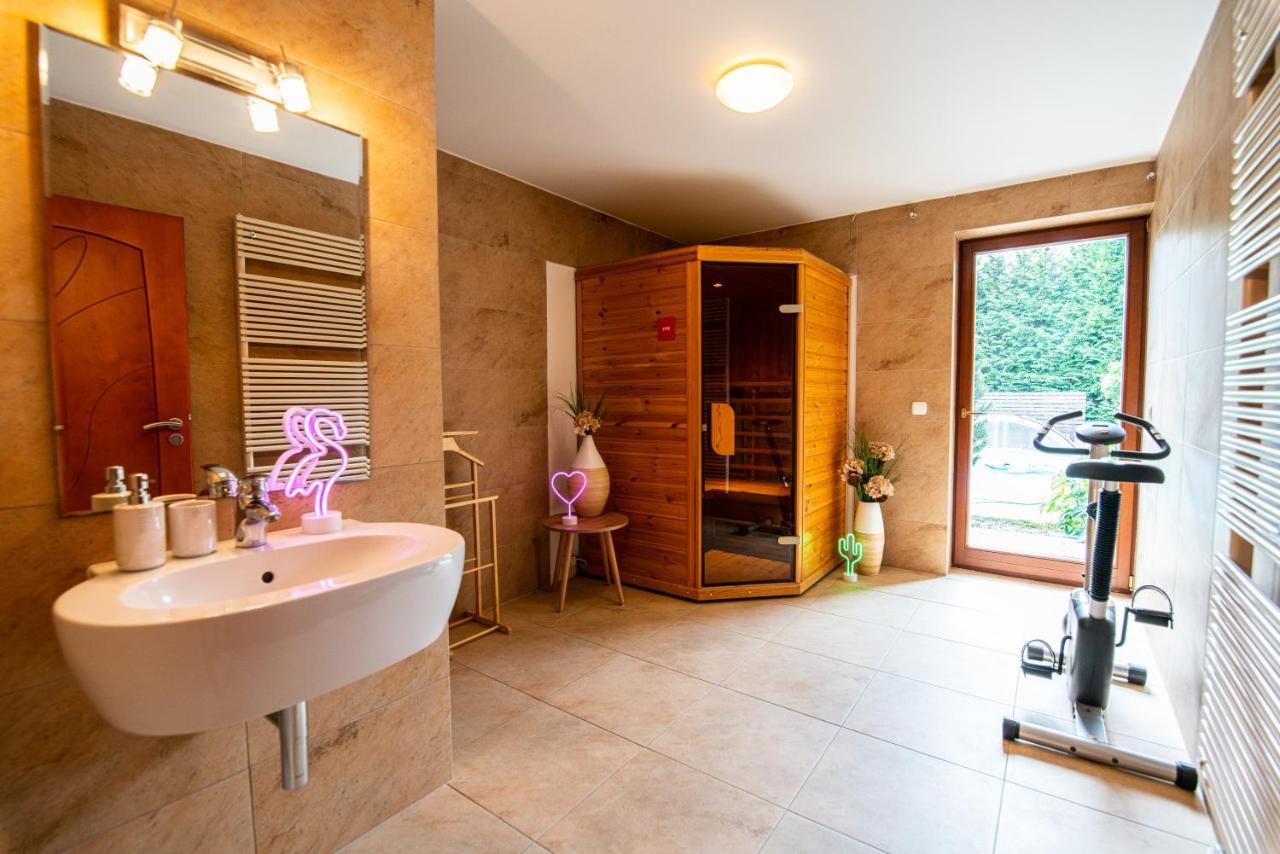 Villa With Pool & Sauna In Beer Village Velké Popovice Exterior foto