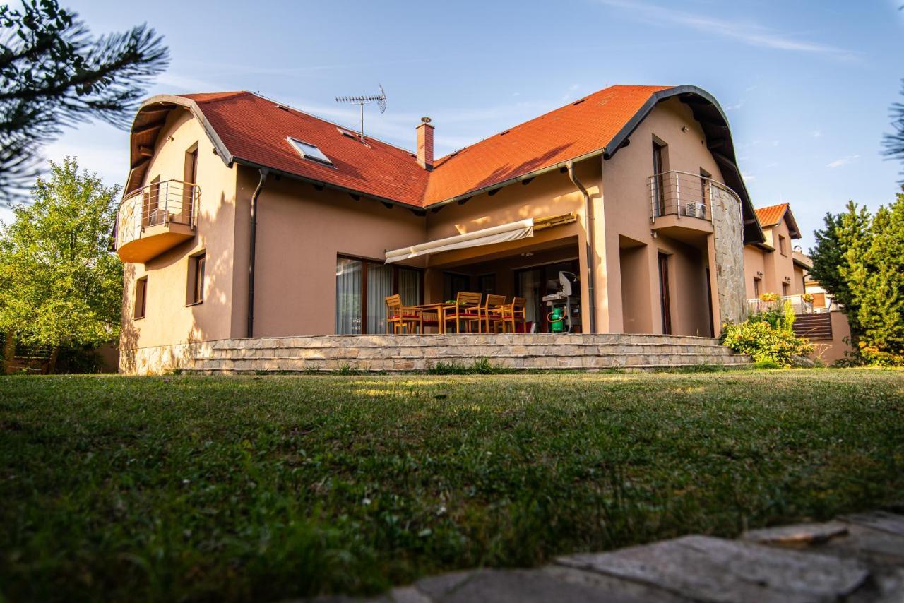 Villa With Pool & Sauna In Beer Village Velké Popovice Exterior foto